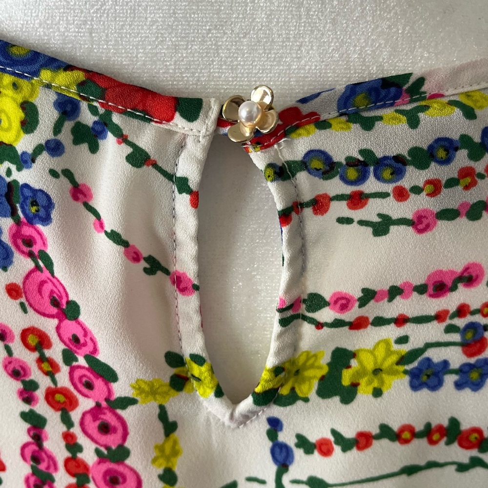 Talbots floral top in MP - Picture 3 of 5